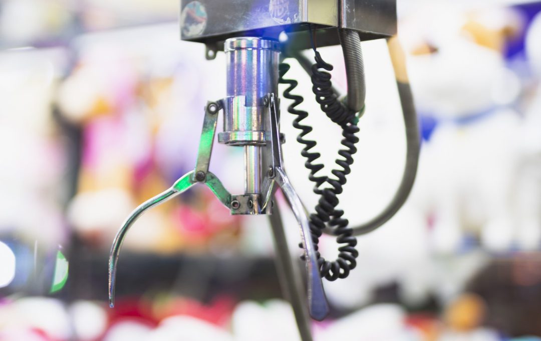 toy-claw-machine-filled-with-toys